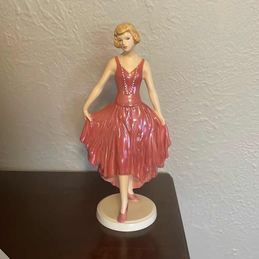 Goebel Vintage 1984 W Germany Figurine Art Deco Woman Series II 9”